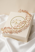Tiara con caja D&K crema y logo oficial